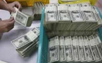 Dólar abre em alta e passa de R$ 6 com agenda fiscal e à espera de dados dos EUA