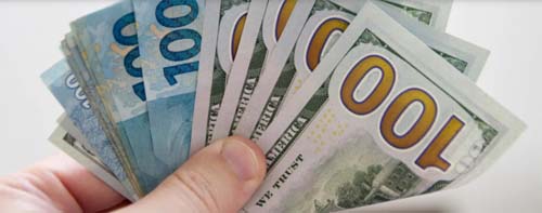 Dólar vai a R$ 5,68 e acumula alta de 1,4% na semana; Ibovespa retoma os 115 mil pontos