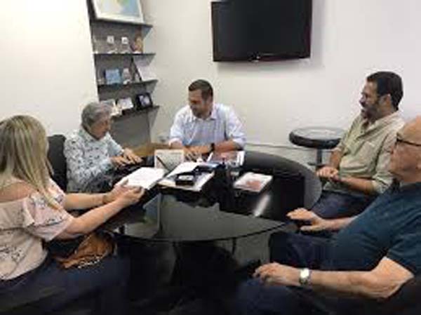 Prefeita de Flexeiras implanta novo piso salarial dos Professores com reajuste de 12,84%