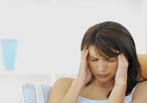 Especialista alerta que uso indiscriminado de analgésico pode deixar a dor de cabeça crônica
