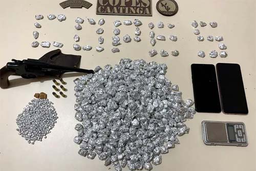 PM apreende quase cinco kg de drogas e 21 armas de fogo na última semana em AL