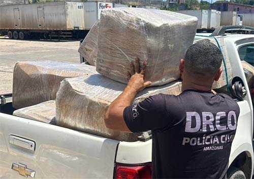 Polícia apreende mais de uma tonelada de droga escondida em transportadora na zona leste de Manaus