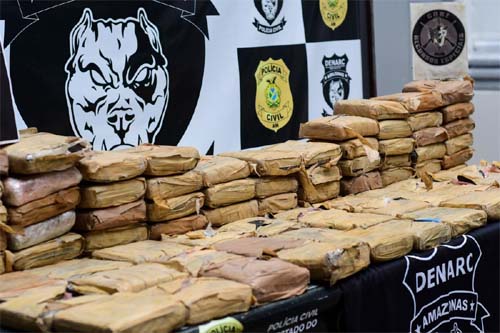 Polícia apreende em Manaus 100 quilos de maconha; a droga saiu da Colômbia e iria para o Pará