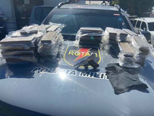 Motorista é preso no Benedito Bentes com pistola e 42 kg de maconha durante abordagem
