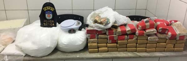 4º BPM apreende 70 quilos de drogas em residência no bairro do Clima Bom, em Maceió