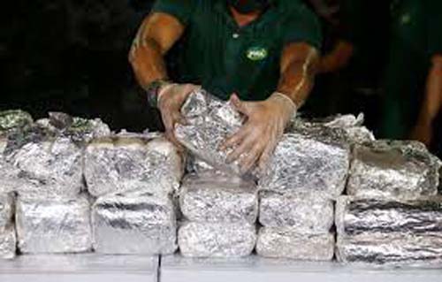 Enquanto comércio teve baixa, tráfico de drogas lucrou e foi 'vencedor da pandemia', diz analista