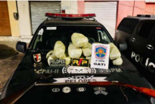 Traficantes são presos com quase 12 kg de maconha que seriam entregues no Sertão