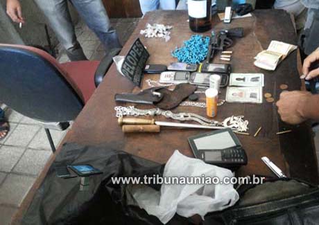 Operação 'Rei Momo' deflagrada pelo PELOPES e RP do 2º BPM de União desfaz 'bocas de fumo' em São José da Laje