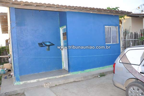 Menor de 14 anos e domestica de 23 são assassinados dentro de casa na periferia de Branquinha