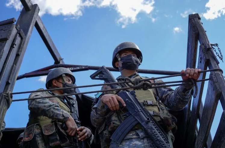 Tensão após o massacre de 13 pessoas por conflito territorial indígena na Guatemala