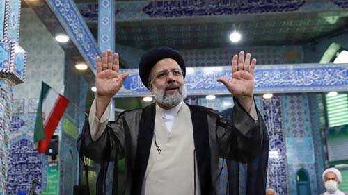 Irã prepara a transição de poder com Ebrahim Raisi na presidência