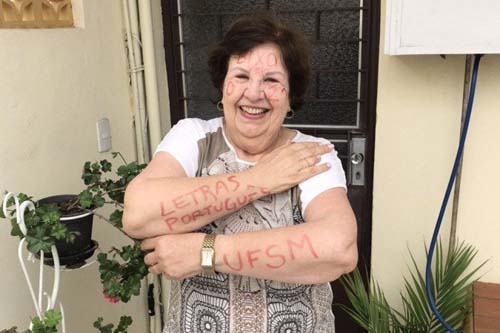 Idosa é aprovada em segundo lugar para o curso de letras na UFSM