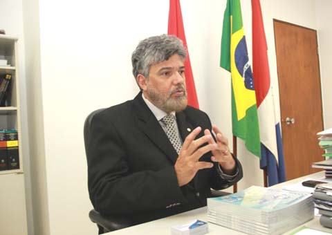 Chefe do MP garante que combate à corrupção continua em 2012