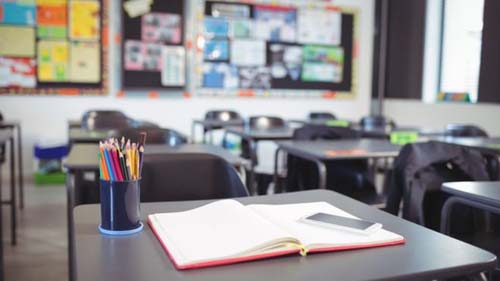 Envelhecimento da população trará 'dinheiro extra' e 'dilemas' para educação no Brasil, diz economista