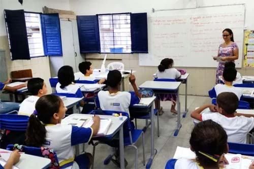 Alagoas registra maior queda na taxa de analfabetismo, mas ainda lidera ranking nacional