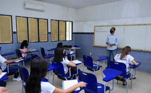 Em Alagoas, nenhum município paga o novo piso aos professores