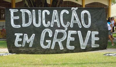 Alagoas participa de greve nacional da educação