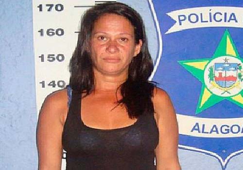 Polícia prende mulher acusada de matar o marido para ficar com os bens