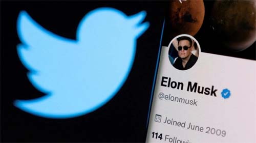 Homem mais rico do mundo, Elon Musk assume controle do Twitter e demite diretores
