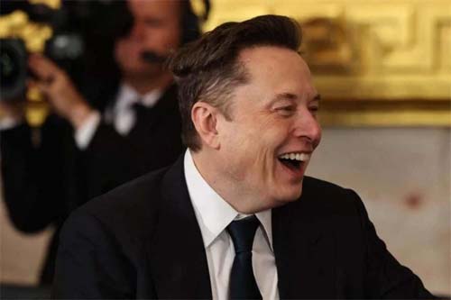 Elon Musk alcança marca histórica de meio trilhão de dólares em patrimônio pessoal