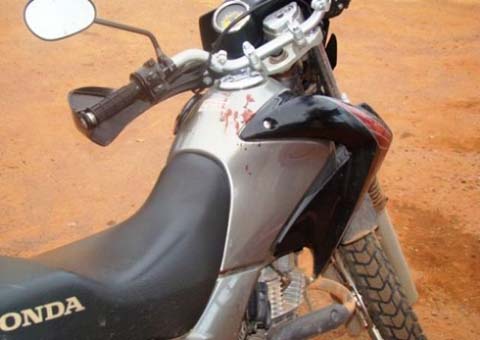 Motociclista é emboscado e sofre tentativa de homicídio em Igreja Nova 