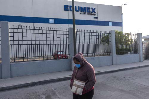 Na fronteira entre México e EUA, fábricas cessam atividades por causa dos mortos