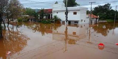Sobe para 13 o número de mortos em consequência das chuvas no RS