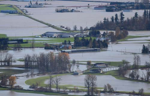 Canadá mobiliza exército e decreta estado de emergência por inundações na costa do Pacífico