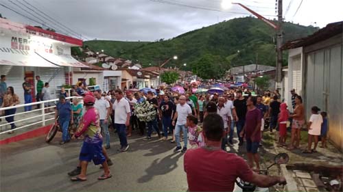Centenas de mundauenses se despedem do seu líder Eloi da Silva