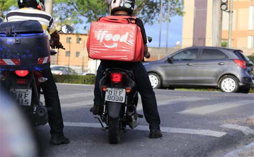 Entregadores por aplicativo param na segunda-feira (18)