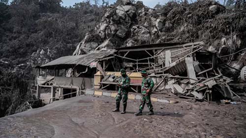 Número de mortos por erupção de vulcão na Indonésia sobe para 34