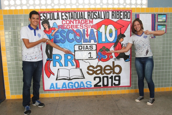 Blitz motiva alunos da rede estadual para a prova do Saeb, que vai até 1º de novembro