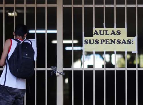 Polícia de Minas Gerais impede ataque com facas em escola de Belo Horizonte