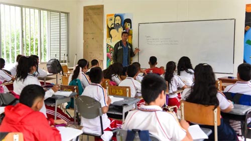 A escola rural na Colômbia que sem biblioteca nem internet conseguiu ganhar um prêmio mundial de educação