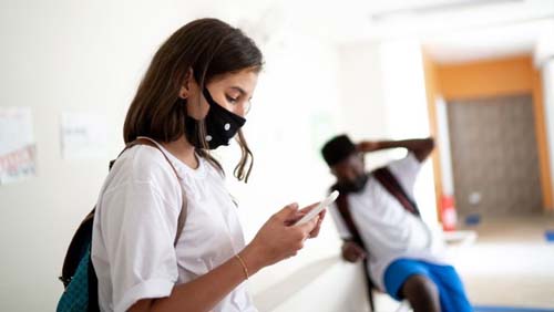 'Não é seguro reabrir escolas em meio à catástrofe no Brasil', diz pesquisador