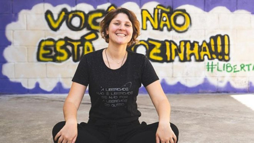 'Precisamos falar nas escolas do risco de sexualização precoce e violenta de adolescentes'