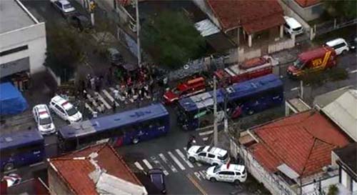 Três professoras e um aluno são esfaqueados dentro de escola estadual em SP