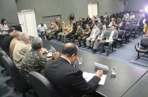 Cinco mil militares se preparam para atuar na realização das eleições 2014