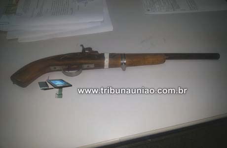 Filho atira em pai no distrito de Canastra no municipio de Ibateguara. Acusado alega que tiro foi acidente