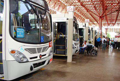 Linhas de ônibus e vans serão reforçadas no domingo