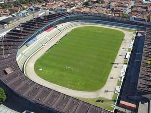 Governo federal lista mais de 80 imóveis para hospitais de campanha, entre eles o estádio Rei Pelé