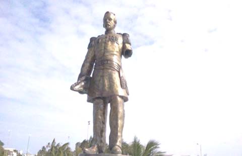Memorial da República: estátua de herói alagoano é alvo da ação de vândalos