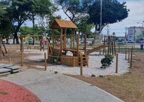 Prefeitura homenageia escritor Jorge de Lima com escultura na Praça Sinimbu