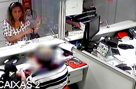 Polícia Civil divulga foto de estelionatária procurada pelo 1º DP