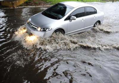 Chuva e vento deixam 20 mil sem energia no RS