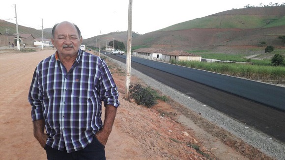 Governador visita andamento de obras de pavimentação em Rocha Cavalcante