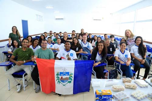 “Estudante alagoano conquista medalha de ouro nos Jogos da Juventude e é recebido com festa pela comunidade escolar”