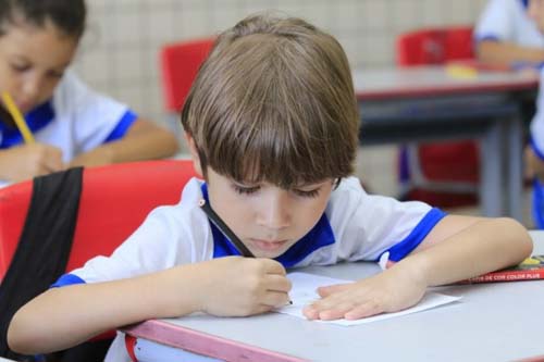 Procura por vagas faz Seduc adequar calendário de matrículas da rede estadual