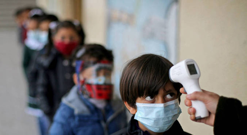 Covid-19: O que dizem os médicos sobre risco de contágio nas escolas