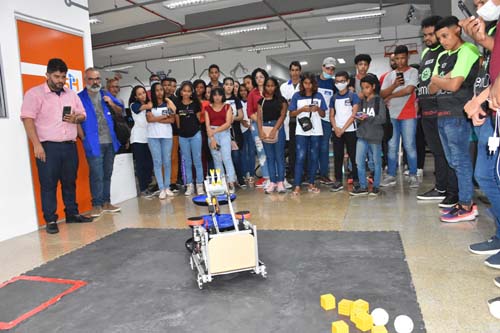 Estudantes do Sesi compartilham experiências em robótica com alunos da rede pública municipal do Pilar